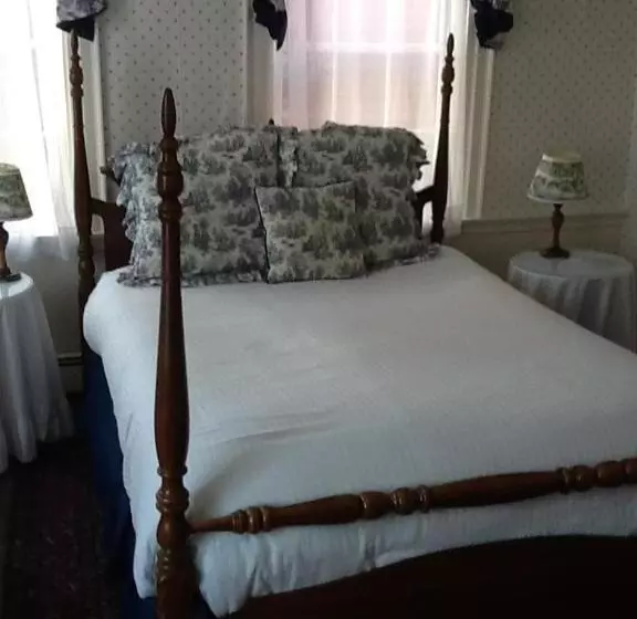 בית מלון כפרי Clarkeston Inn