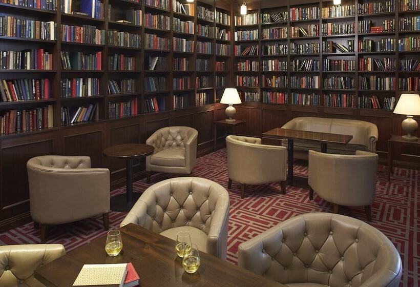 Clayton Hotel Dublin Airport