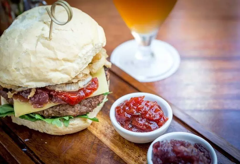 Clayton Hotel Dublin Airport