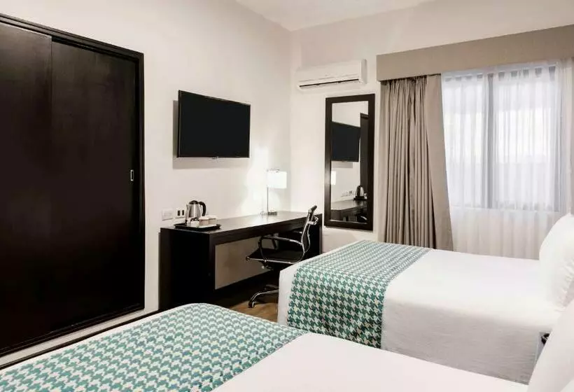 هتل Costa Del Sol Wyndham Piura