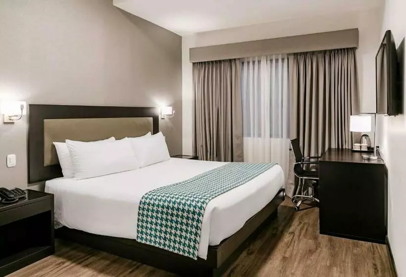 هتل Costa Del Sol Wyndham Piura