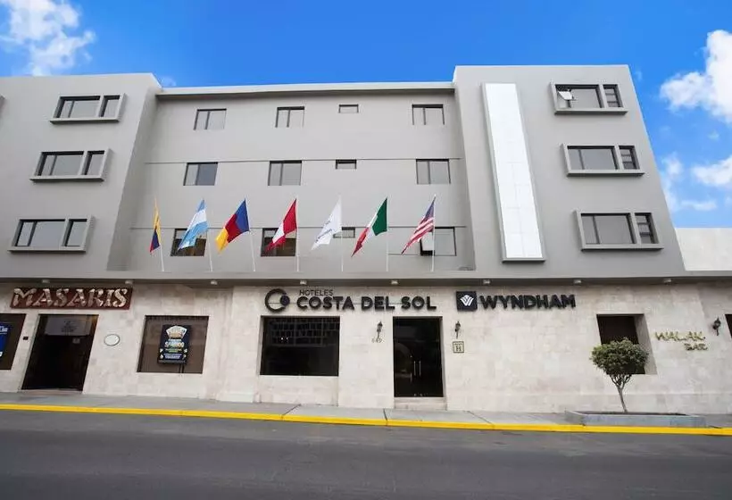 هتل Costa Del Sol Wyndham Piura