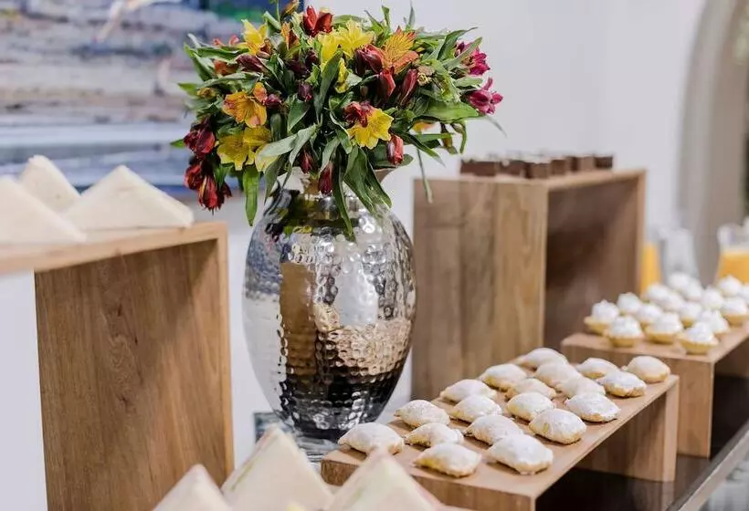 هتل Costa Del Sol Wyndham Piura