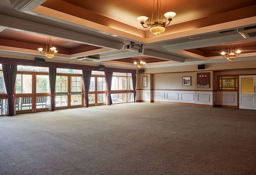 בית מלון כפרי Farmhouse Innlodge By Greene King Inns