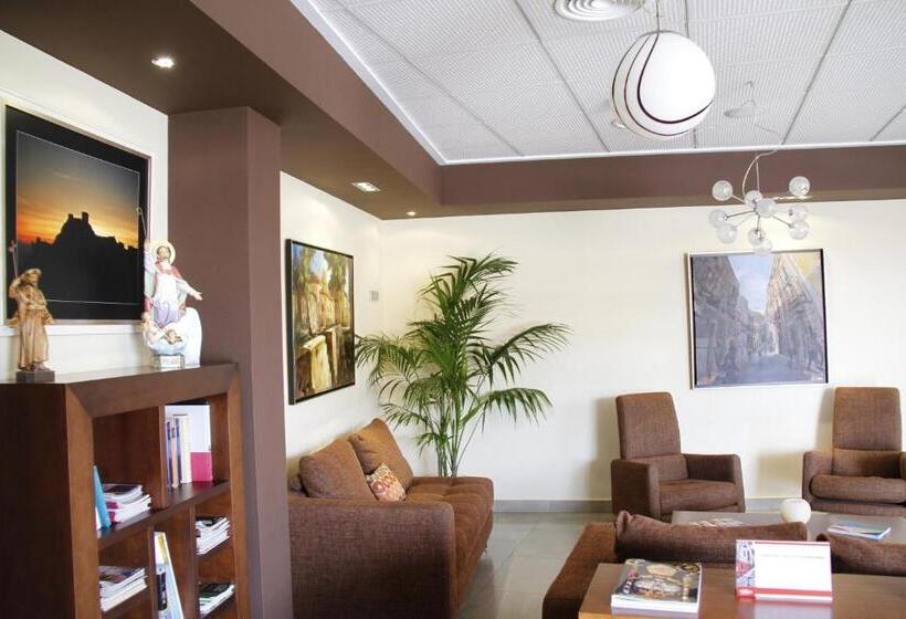 Отель Fuente El Cura