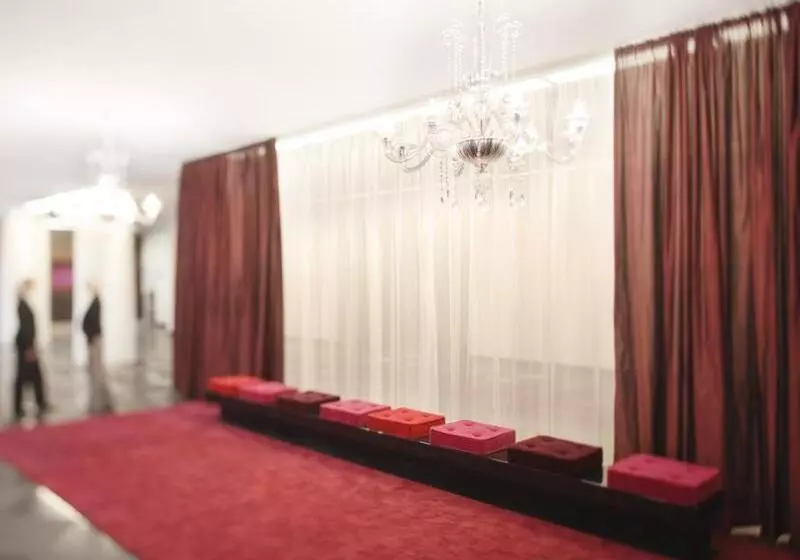 Mövenpick Hotel Stuttgart Airport