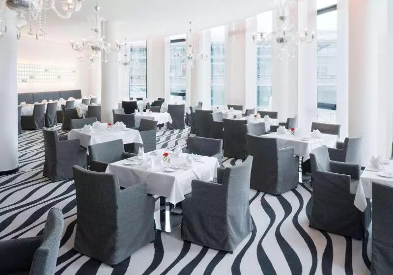 Mövenpick Hotel Stuttgart Airport