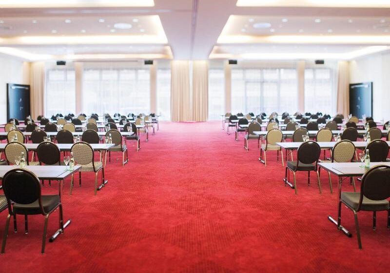 Mövenpick Hotel Stuttgart Airport