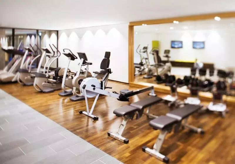 Mövenpick Hotel Stuttgart Airport