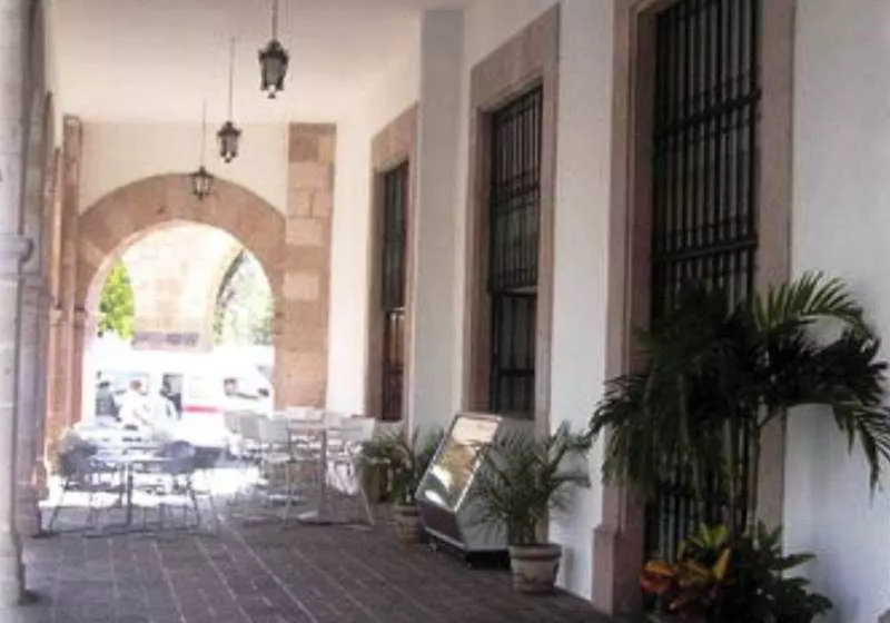 Отель Plaza Morelos
