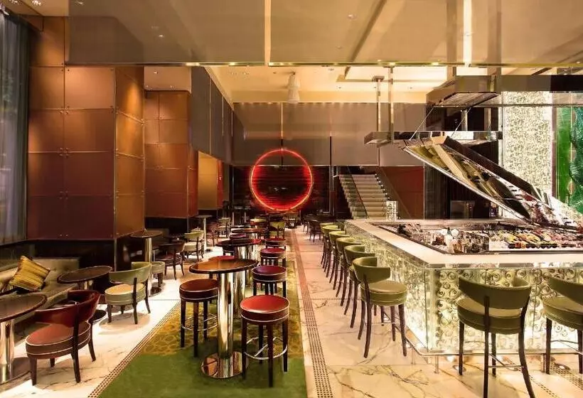 هتل The Landmark Mandarin Oriental Hong Kong