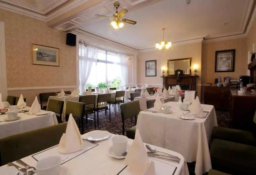 בית מלון כפרי Warwick House