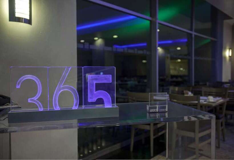 Novotel Monterrey Valle