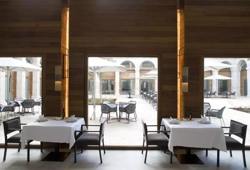 Parador De Alcala de Henares