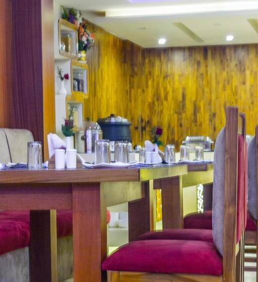 בית מלון כפרי Royal Regency