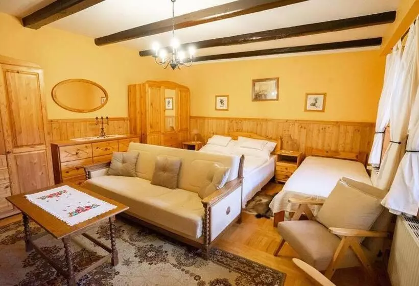 ベッドアンドブレックファースト Vadvirág Vendéglő és Panzió