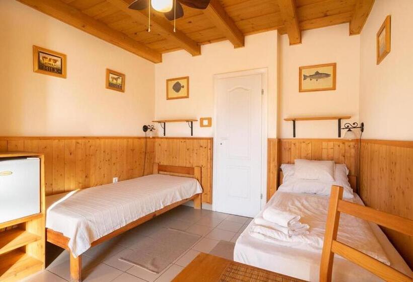 住宿加早餐 Vadvirág Vendéglő és Panzió