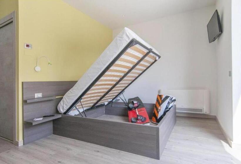 Отель Antica Campione Rooms & Hostel