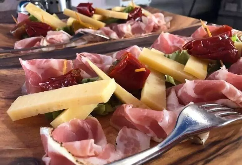 Hotelli Antica Campione Rooms & Hostel