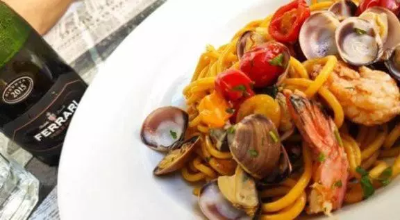 Hotelli Antica Campione Rooms & Hostel