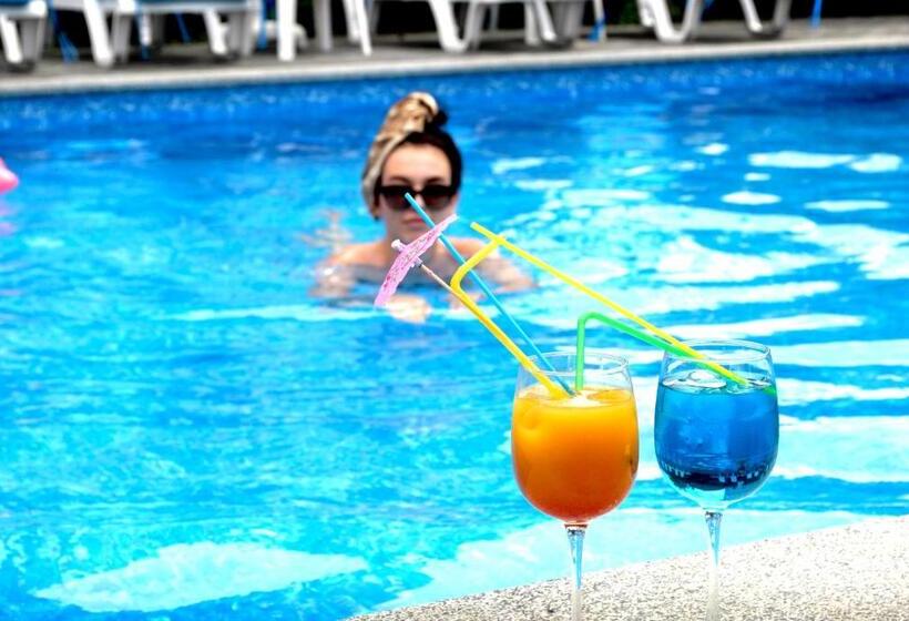 فندق Biruza Club