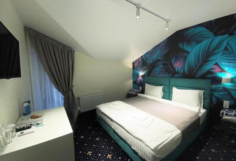 فندق Biruza Club