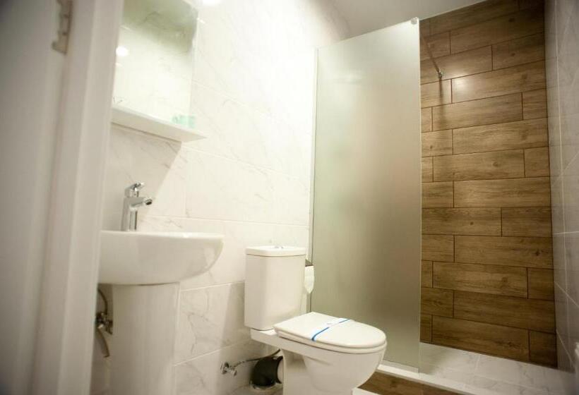 فندق Biruza Club