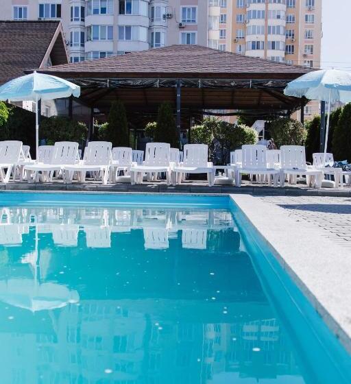 فندق Biruza Club