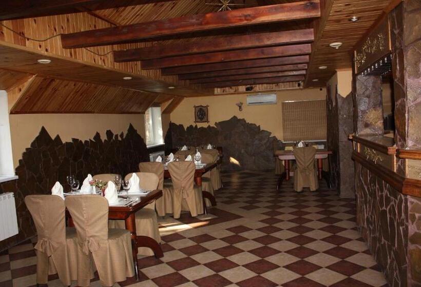 호텔 Gostynnyi Dvir