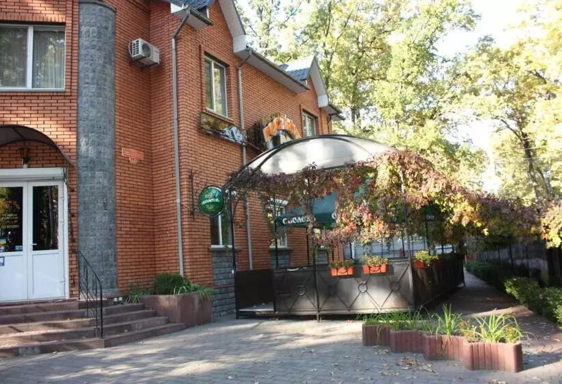 Hotelli Gostynnyi Dvir