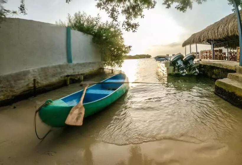 ホテル Isla Los Erizos Ecohouse