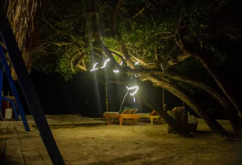 ホテル Isla Los Erizos Ecohouse