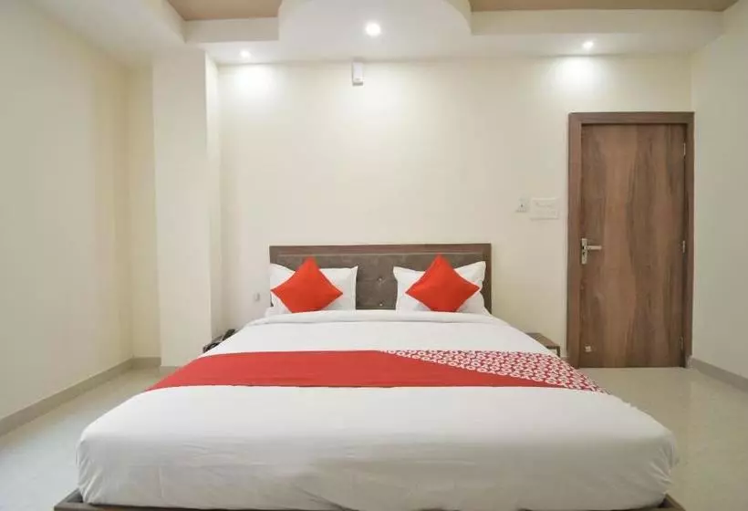 Hotelli Oyo 41677  Pratap Palace