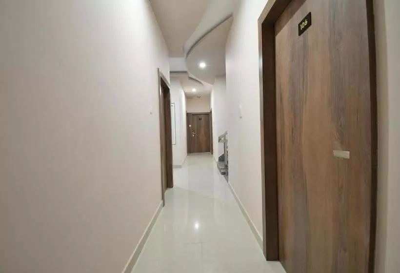 Hotelli Oyo 41677  Pratap Palace