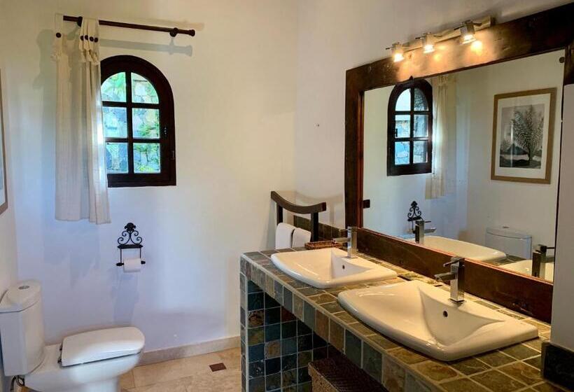 هتل The Paradise Peak Adults Only