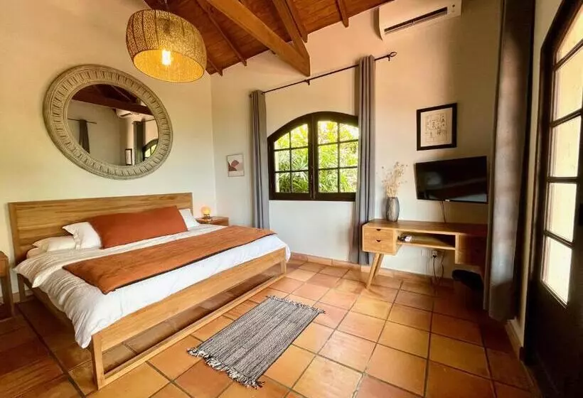 هتل The Paradise Peak Adults Only