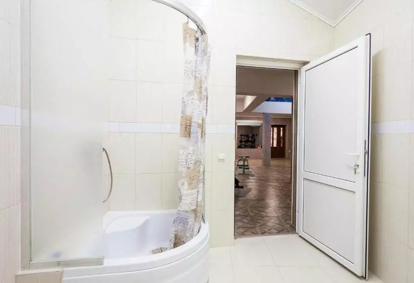 Majatalo Guest House м