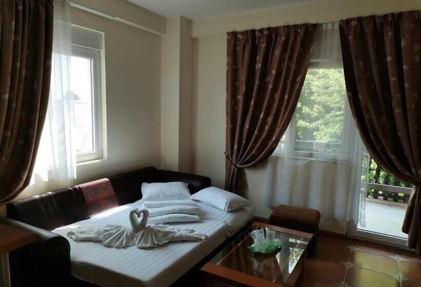 پانسیون Vila Cristal Costinesti