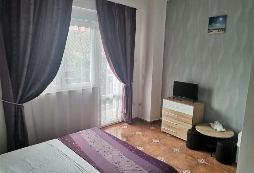 پانسیون Vila Cristal Costinesti