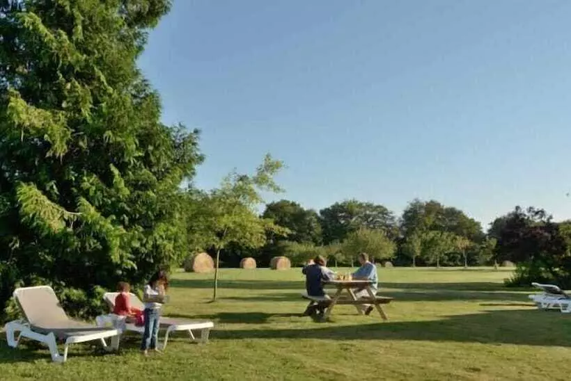 Aamiaismajoitus (B&B) Ferme De Kereven