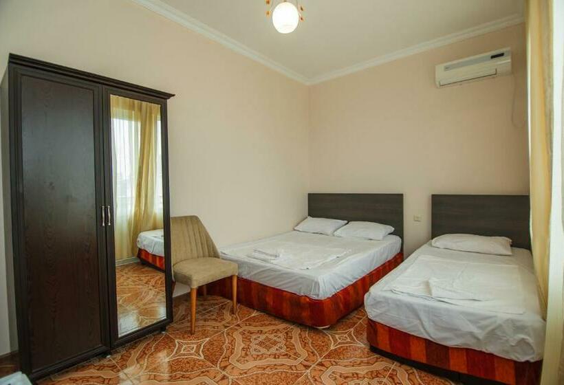 پانسیون Guest House Nia