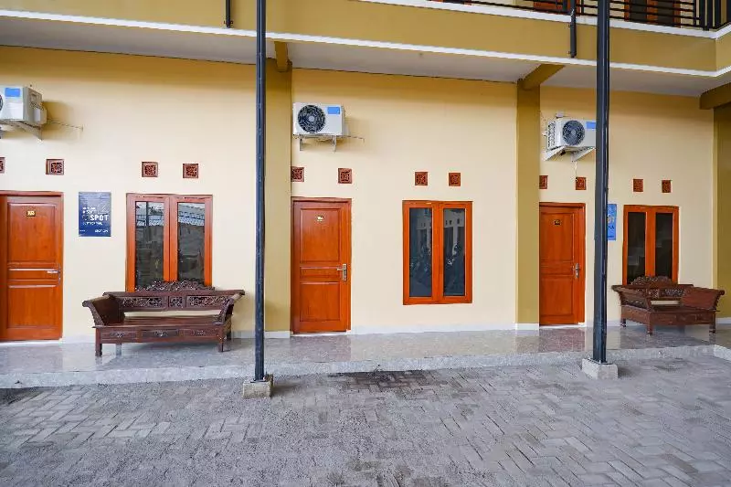 هاستل Spot On 2790 Bintang Selatan Syariah