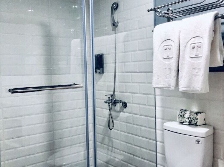 T.o Hotel Main Station