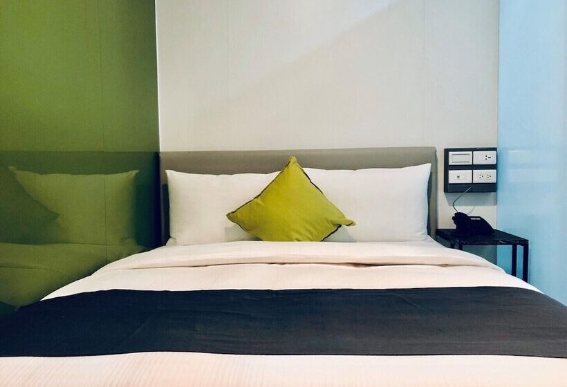 T.o Hotel Main Station