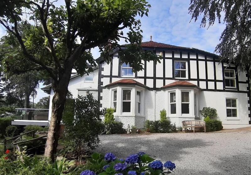 Gwern Borter Manor Bed & Breakfast