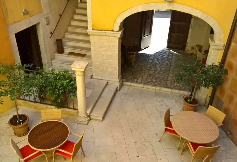 בית מלון כפרי Antichi Feudi Dimora D'Epoca