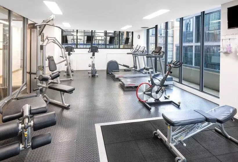 Brady Apartment Hotel Flinders Street