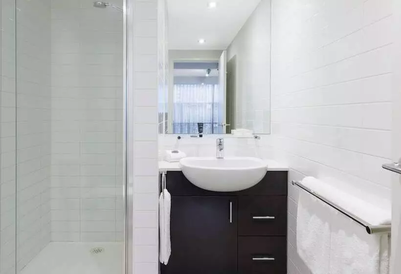 Brady Apartment Hotel Flinders Street
