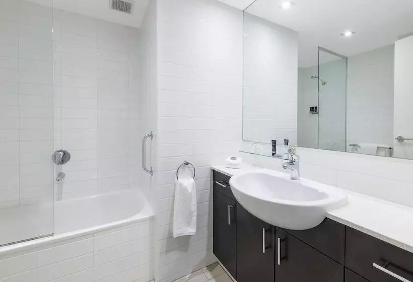 Brady Apartment Hotel Flinders Street