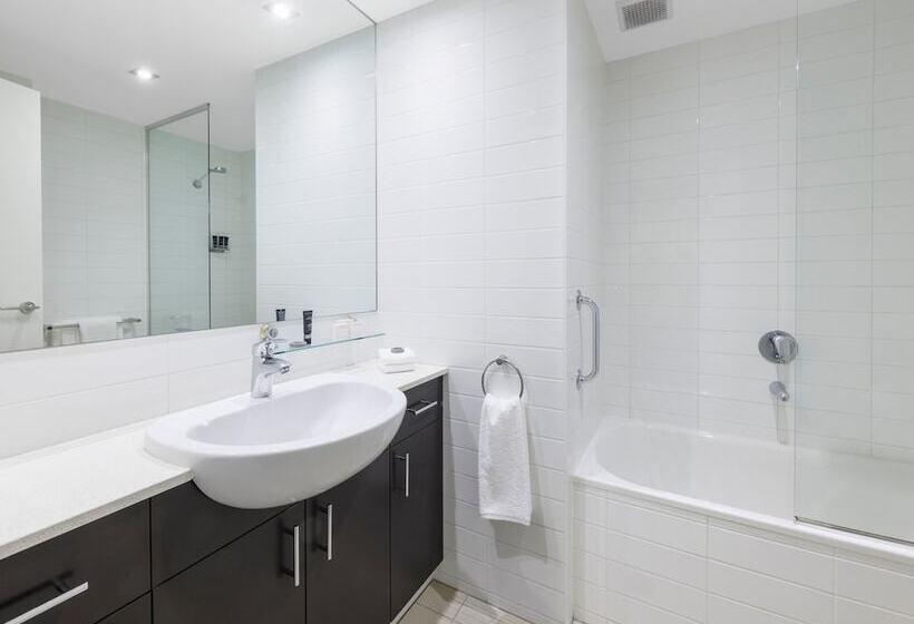 Brady Apartment Hotel Flinders Street